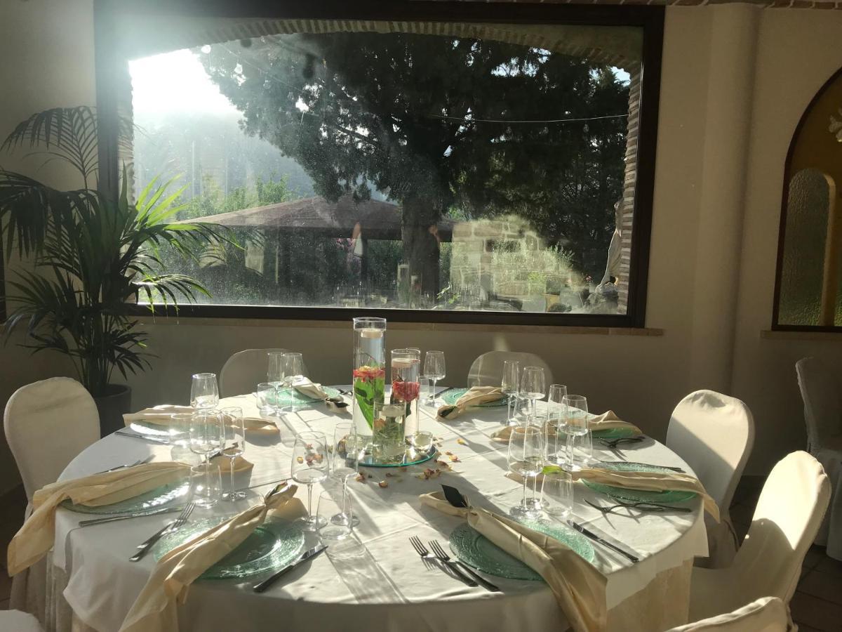 Hotel Lo Smeraldo Roccavivara Zewnętrze zdjęcie