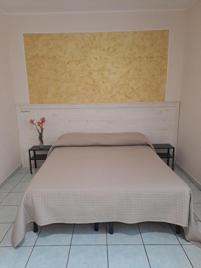 Hotel Lo Smeraldo Roccavivara Zewnętrze zdjęcie