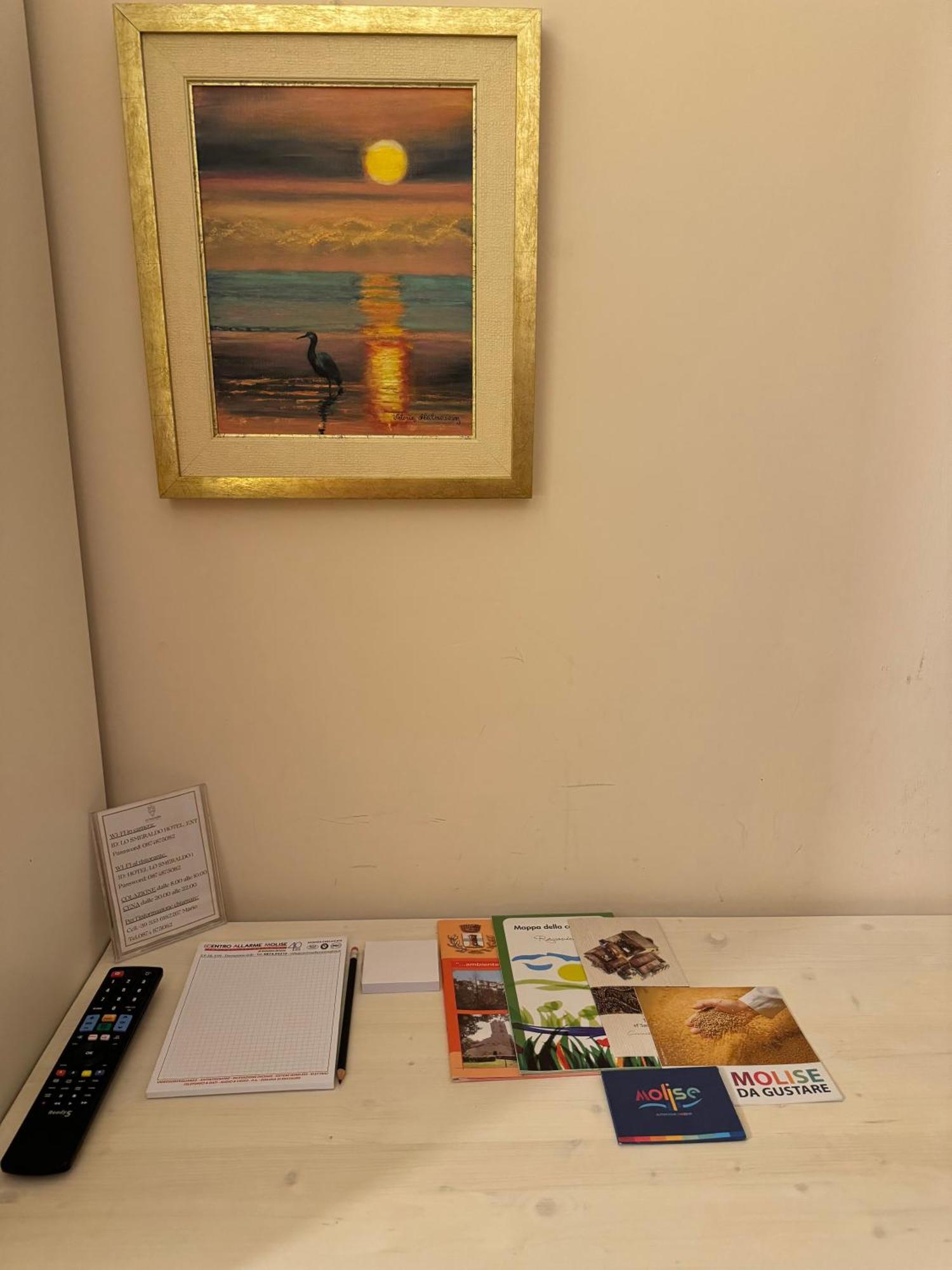 Hotel Lo Smeraldo Roccavivara Zewnętrze zdjęcie